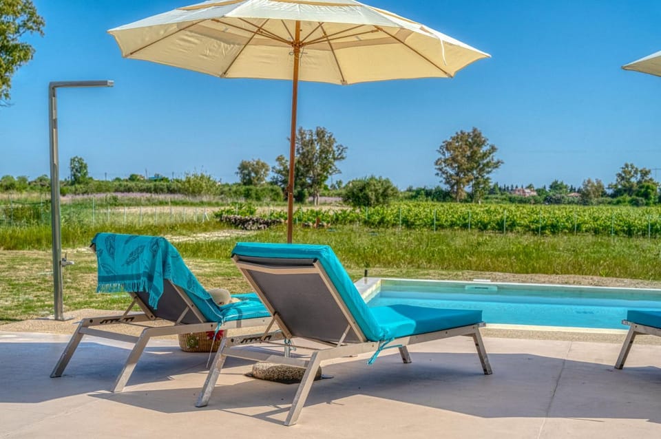 Natural landscape, Garden view, Swimming pool, sunbed