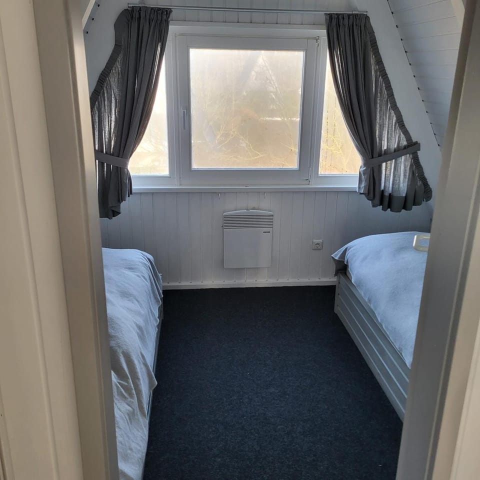 Nurdachhaus Zeltdachhaus Damp House in Damp