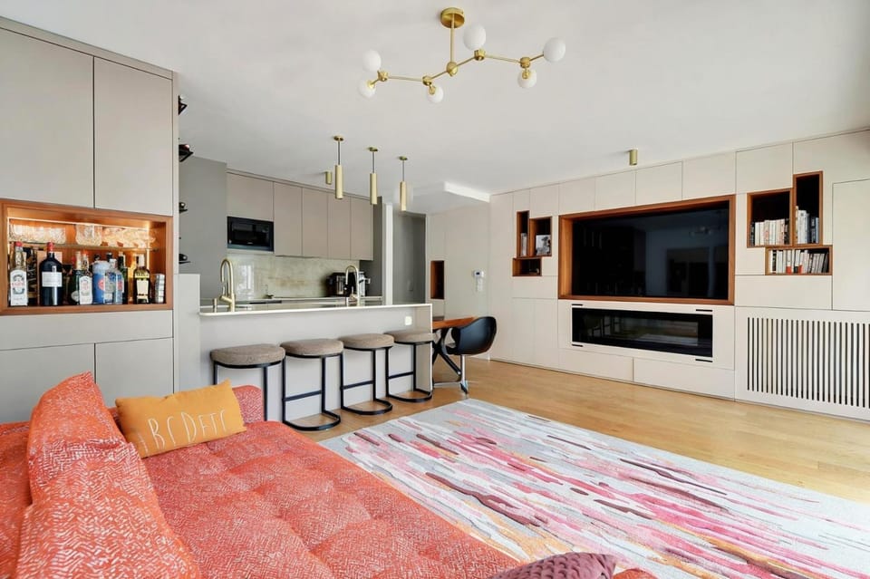 Kitchen or kitchenette, Living room