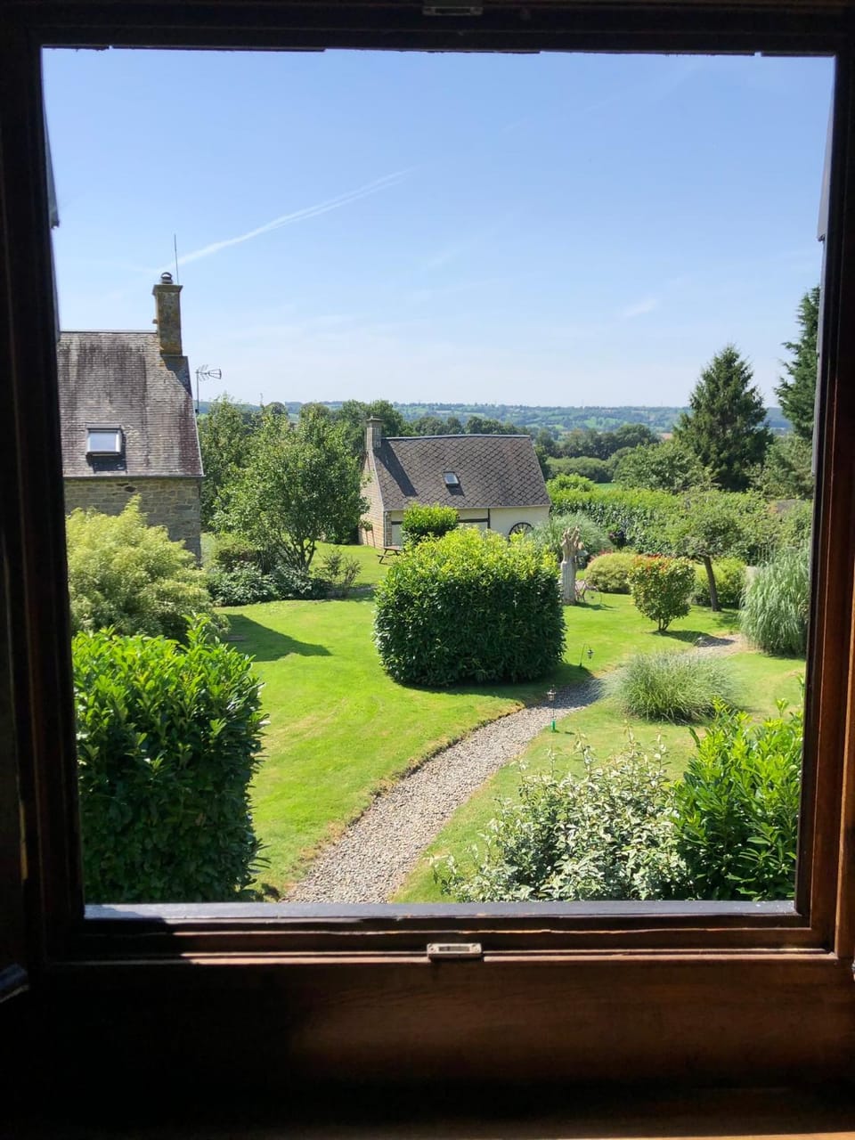 Rose Cottage with seasonal Swimming Pool House in Brittany