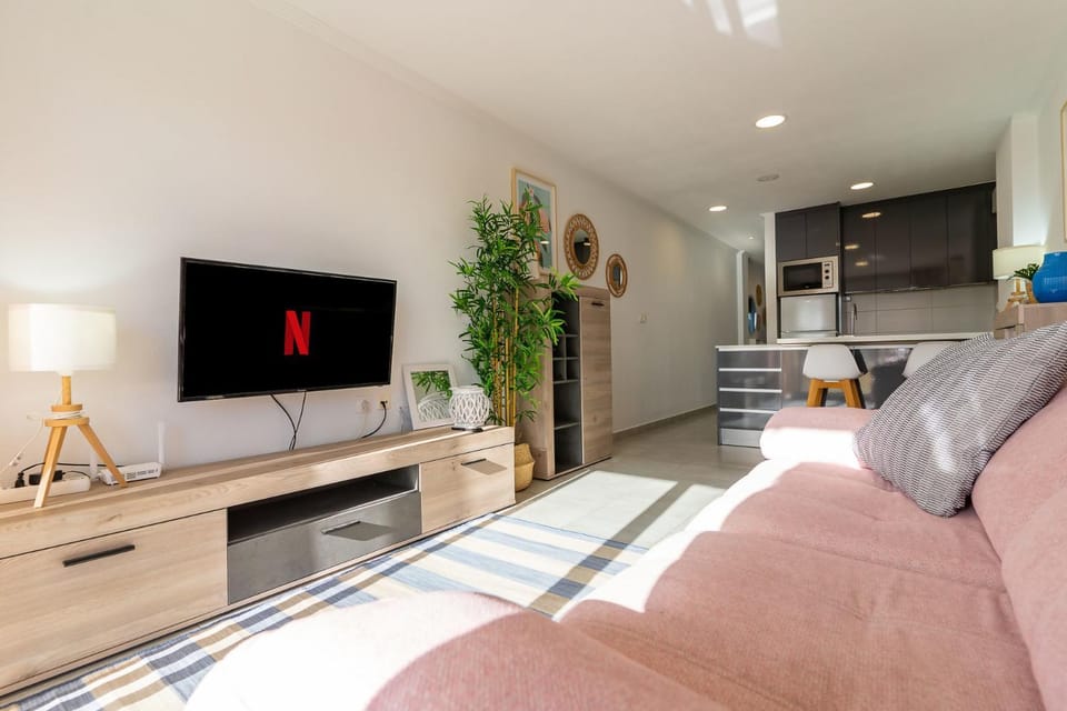 Communal lounge/ TV room, TV and multimedia, Kitchen or kitchenette, Living room