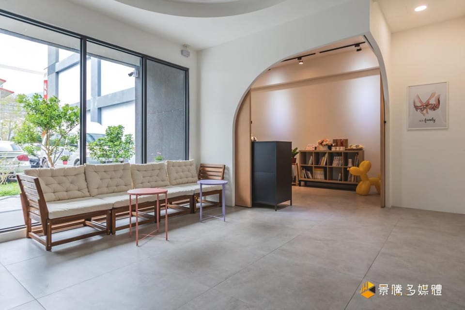 Communal lounge/ TV room