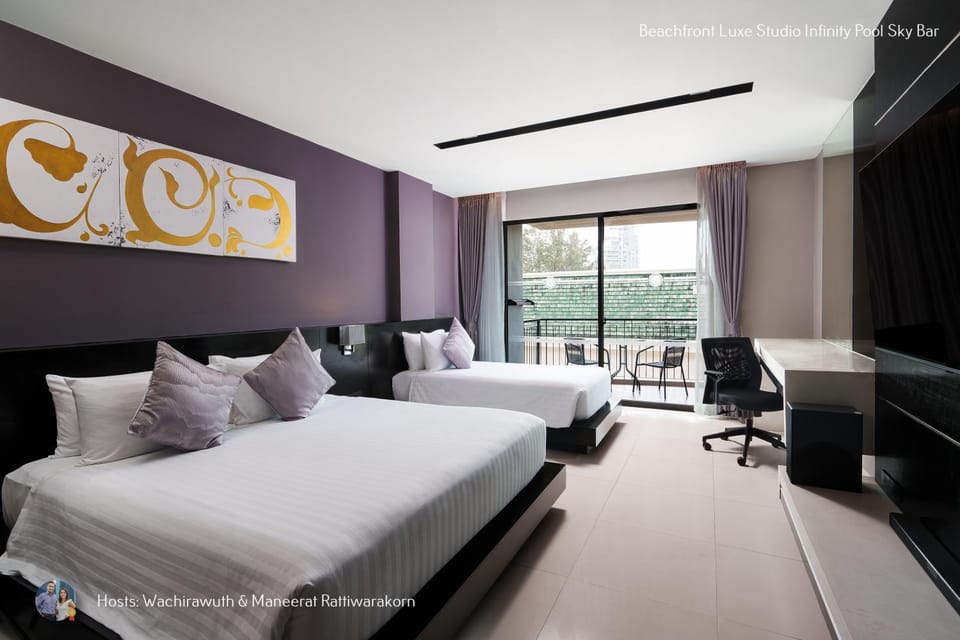 Bed, TV and multimedia, Living room, Photo of the whole room, Bedroom, hair dresser