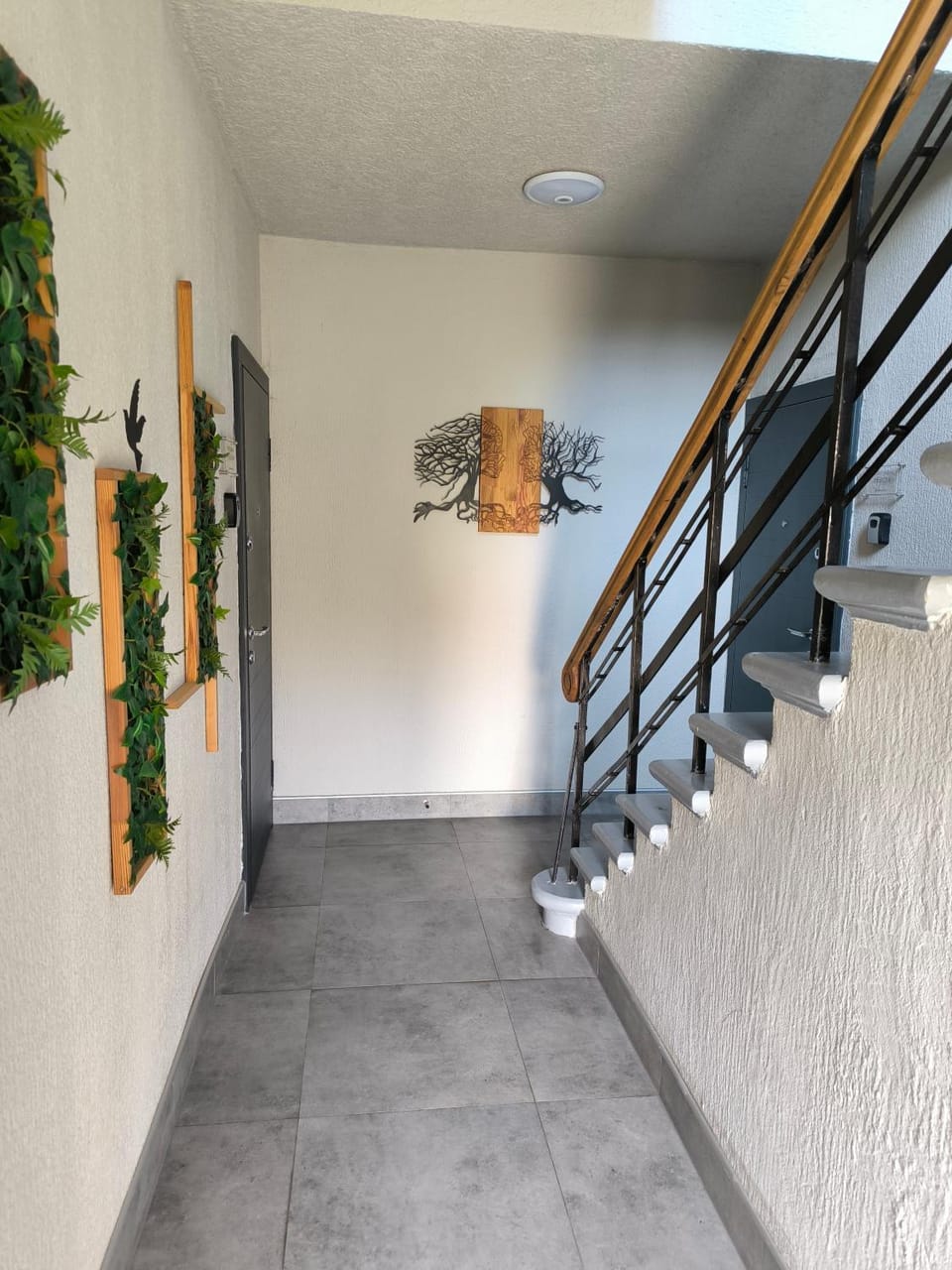 BRIVIBAS RESIDENCE - SOUTH / NORTH, free PRIVAT parking, free WIFI, self check-in Apartment in Riga