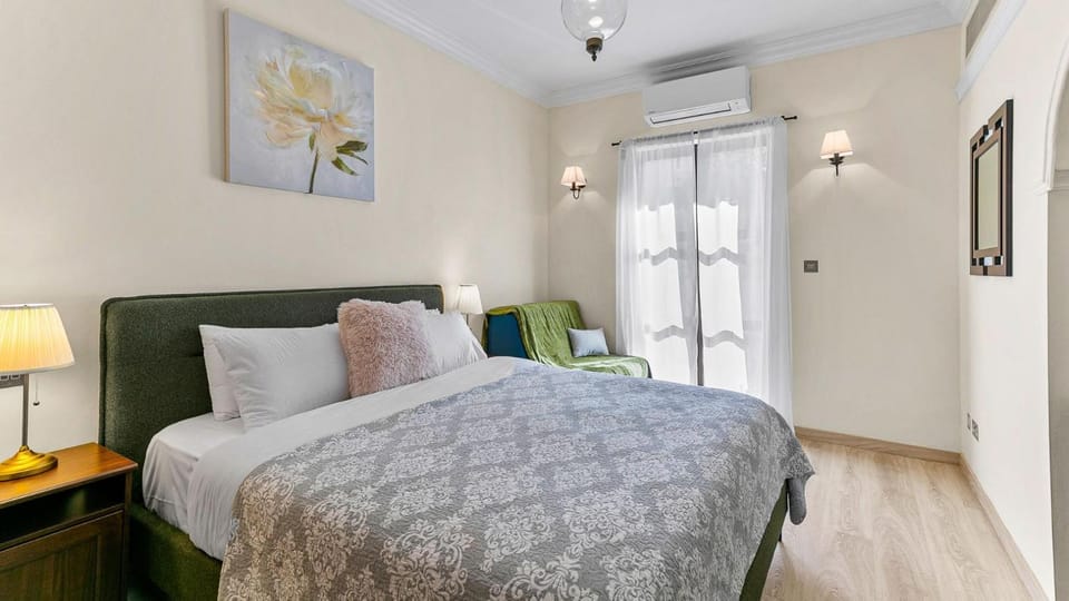 Bed, Floor plan, Bedroom