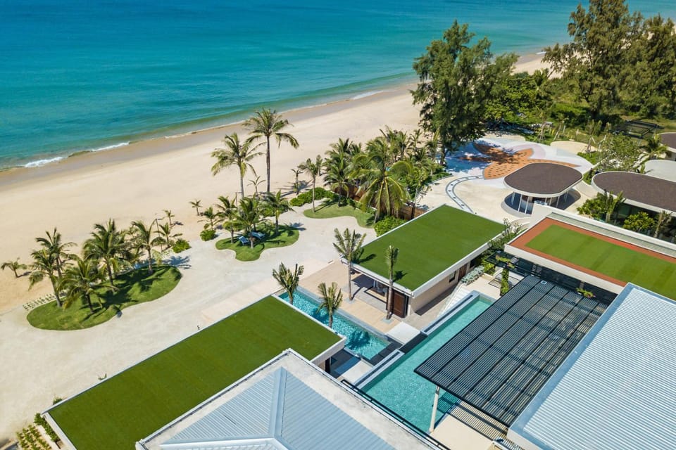 Bird's eye view, Swimming pool