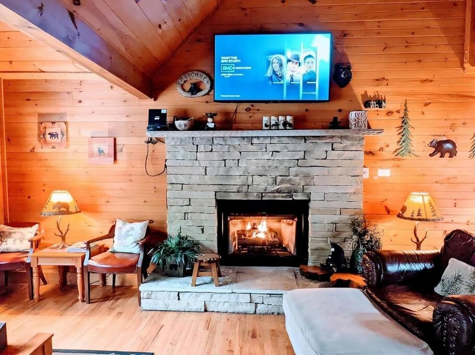 TV and multimedia, Living room, Photo of the whole room, Seating area, flat iron