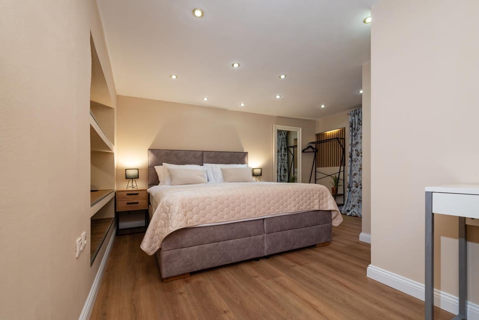 Bed, Bedroom, wardrobe
