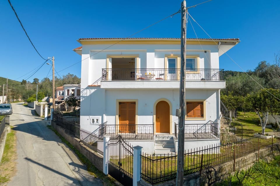 Property building, Day, Neighbourhood, Street view