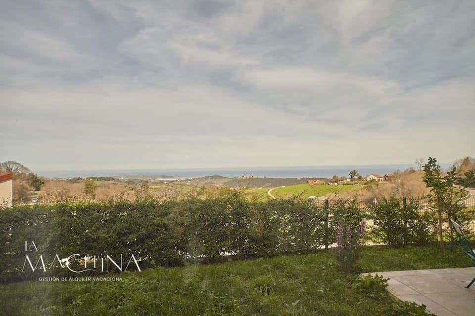 Las Flores del Mar, a un paso de Comillas Apartment in Western coast of Cantabria