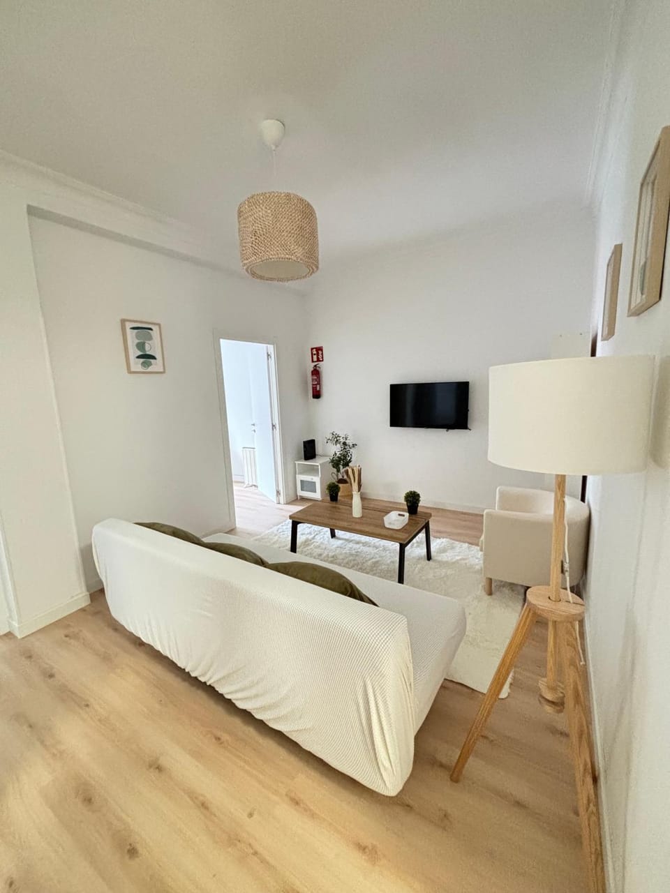 Communal lounge/ TV room, TV and multimedia, Living room, Seating area