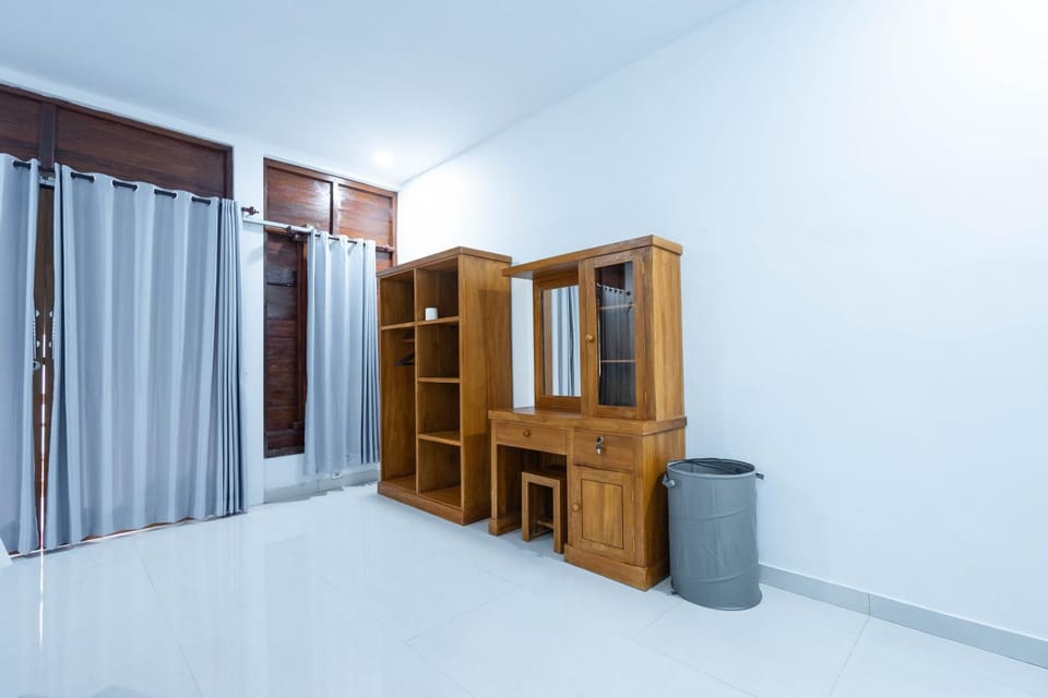Bedroom, wardrobe