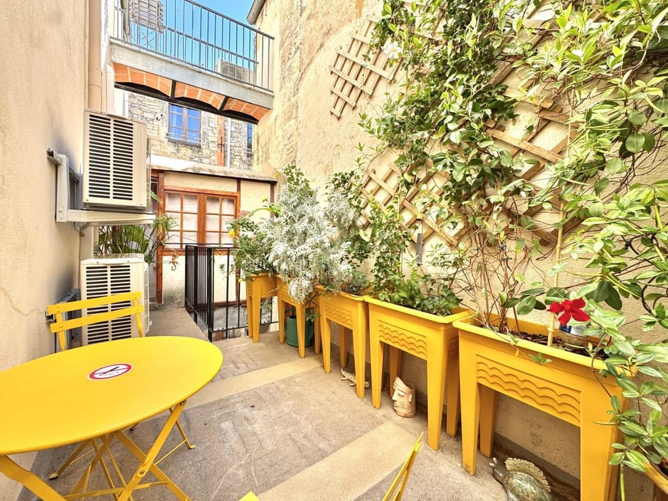 Au Croco fleuri, 50m des arènes, terrasse Apartment in Nimes