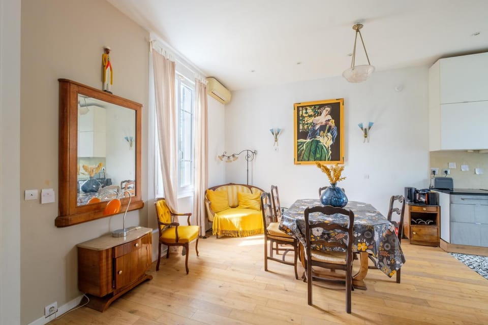 Property building, Living room