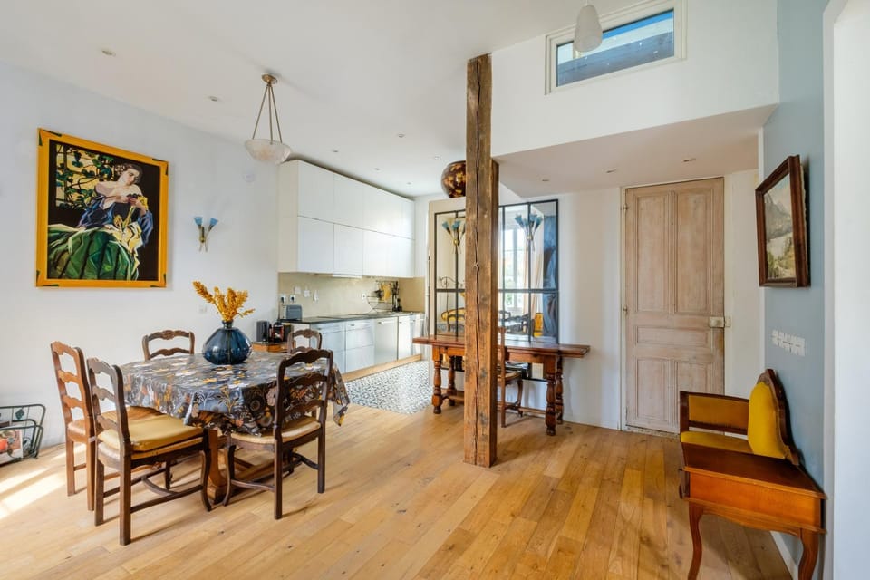 Property building, Living room