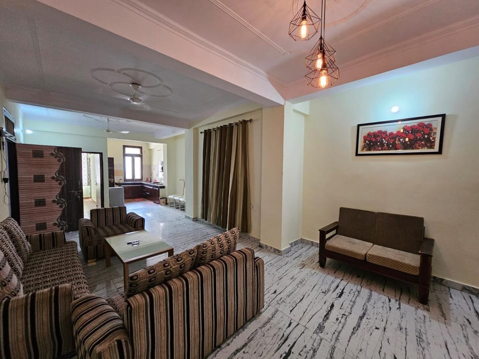 6 BHK in Krishna Nagar Lucknow LKO6BHK 401l&402R Apartment in Lucknow