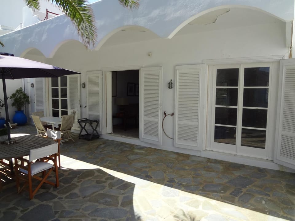 In front of the Beach. Villa in Decentralized Administration of the Aegean