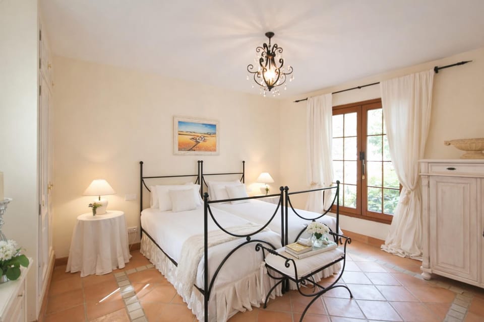 Noctua villa luxury paraíso estepona 001 Villa in Costa del Sol