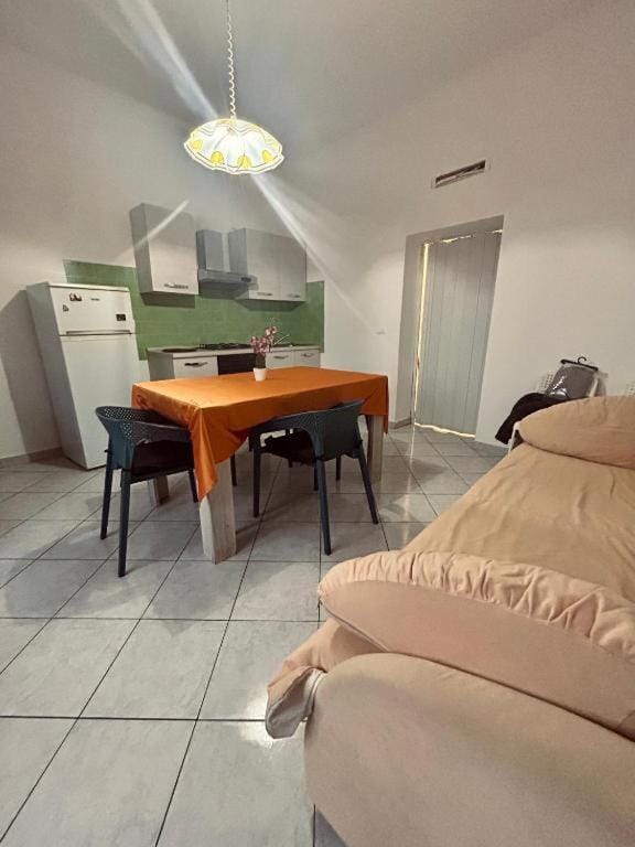 Kitchen or kitchenette, Seating area