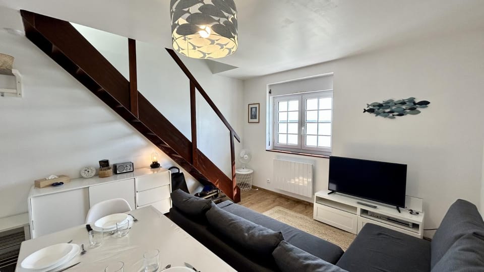 Communal lounge/ TV room, TV and multimedia, Living room, Seating area