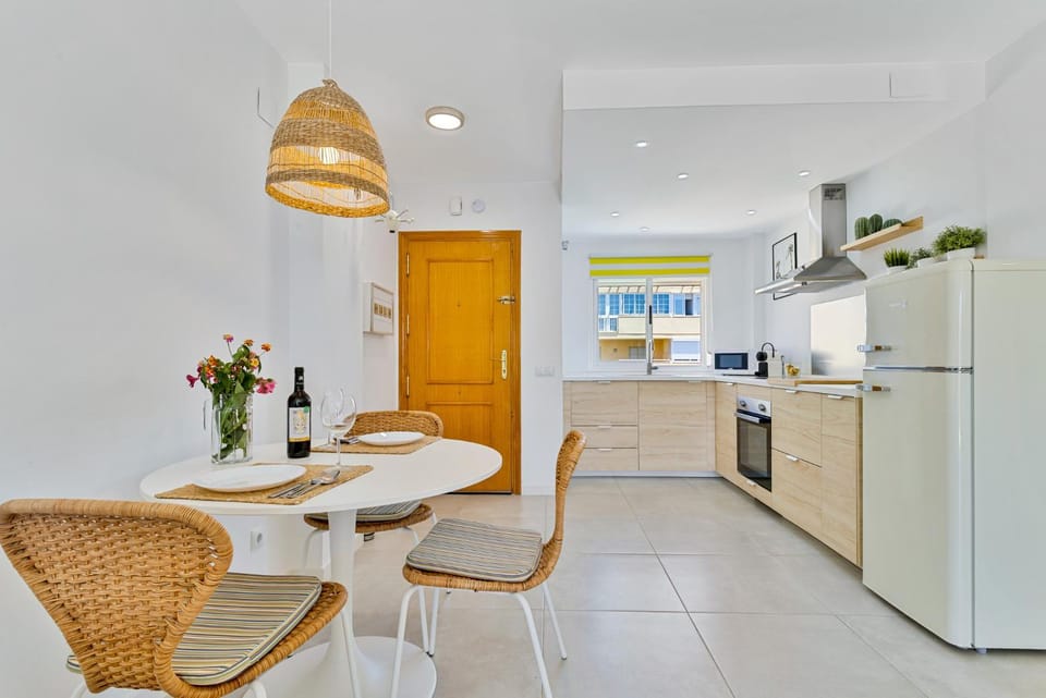 Dining area, kitchen, air conditioner