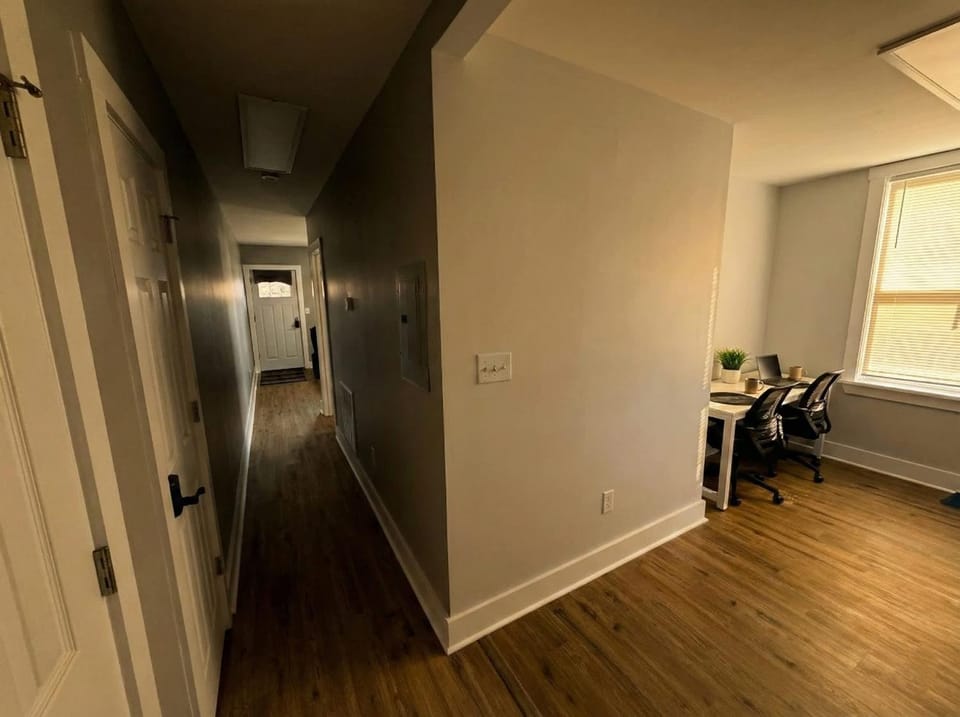 Cozy unit King bed & laundry Apartment in Wilmington