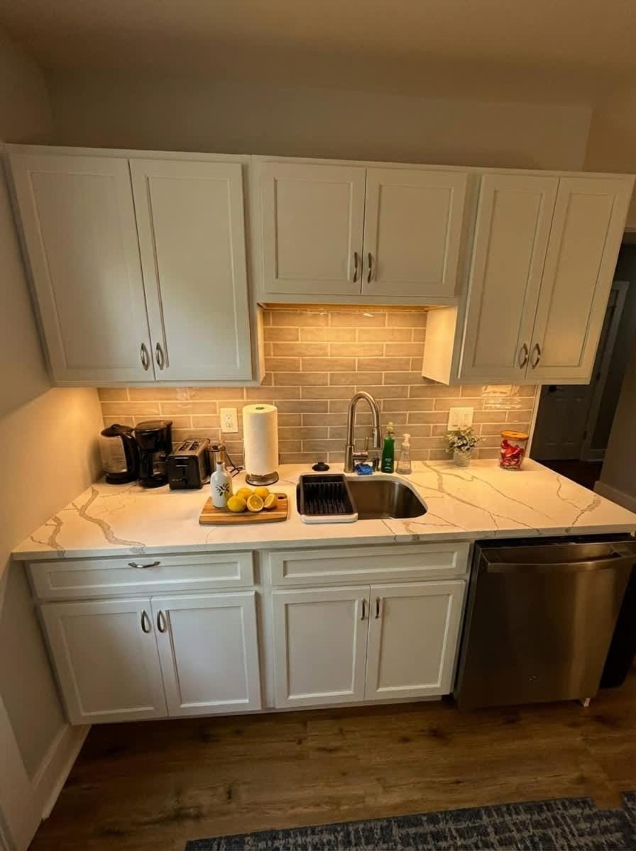 Cozy unit King bed & laundry Apartment in Wilmington