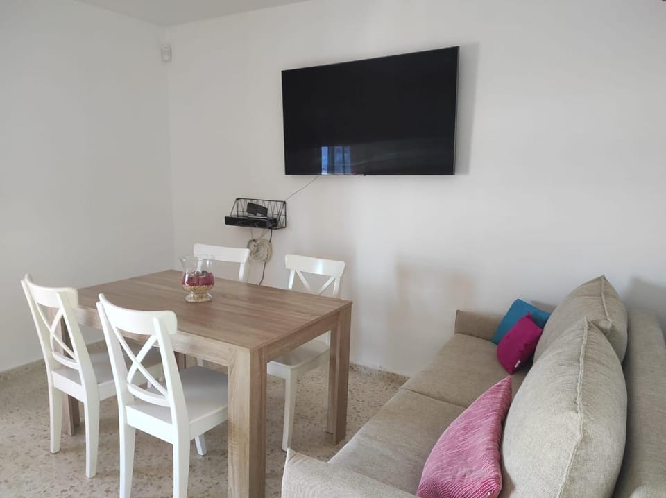 Communal lounge/ TV room, Living room