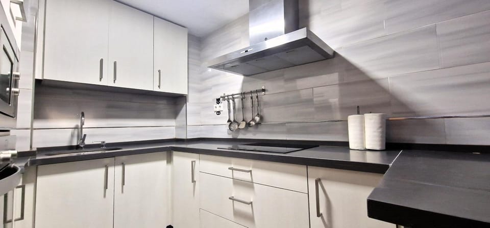 Kitchen or kitchenette, minibar, pet friendly, stove, kitchen