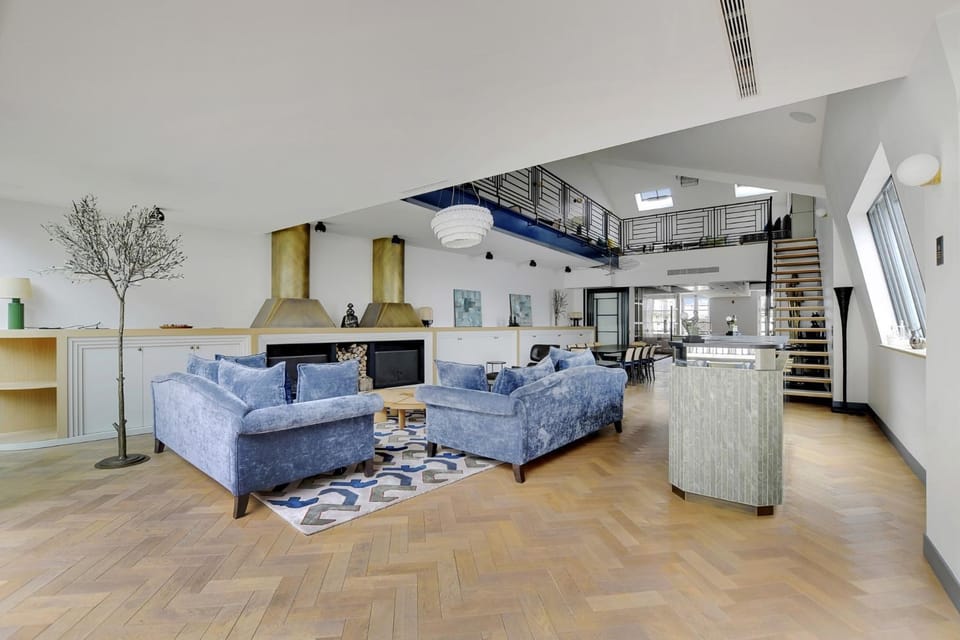 Kitchen or kitchenette, Living room, Seating area, Dining area, minibar