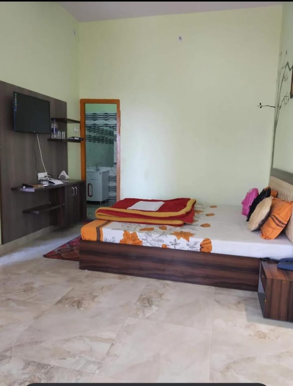 Bathroom, Photo of the whole room, Bedroom