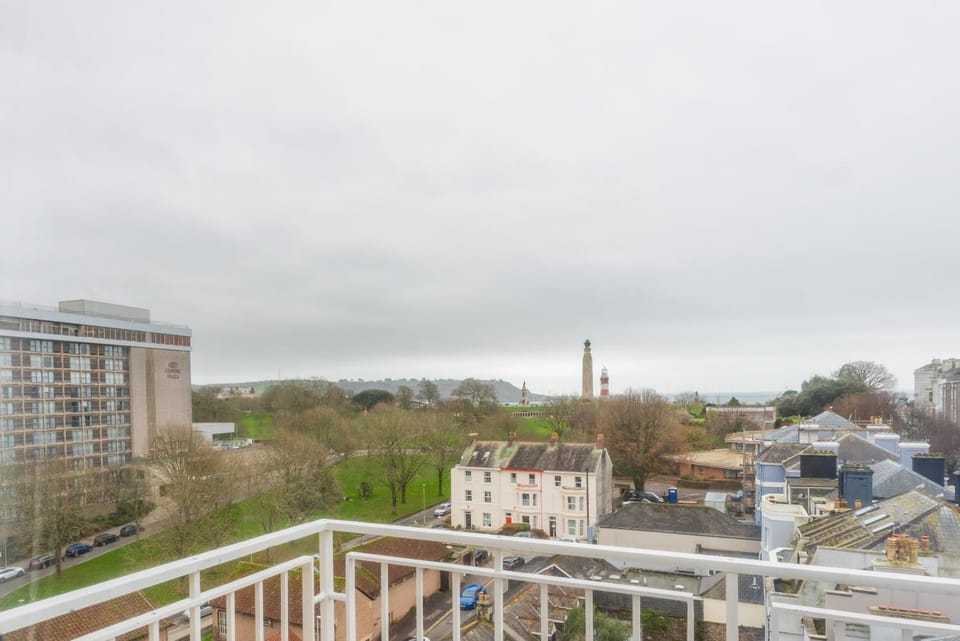 Opal Villas sea view apartment 1 Apartment in Plymouth