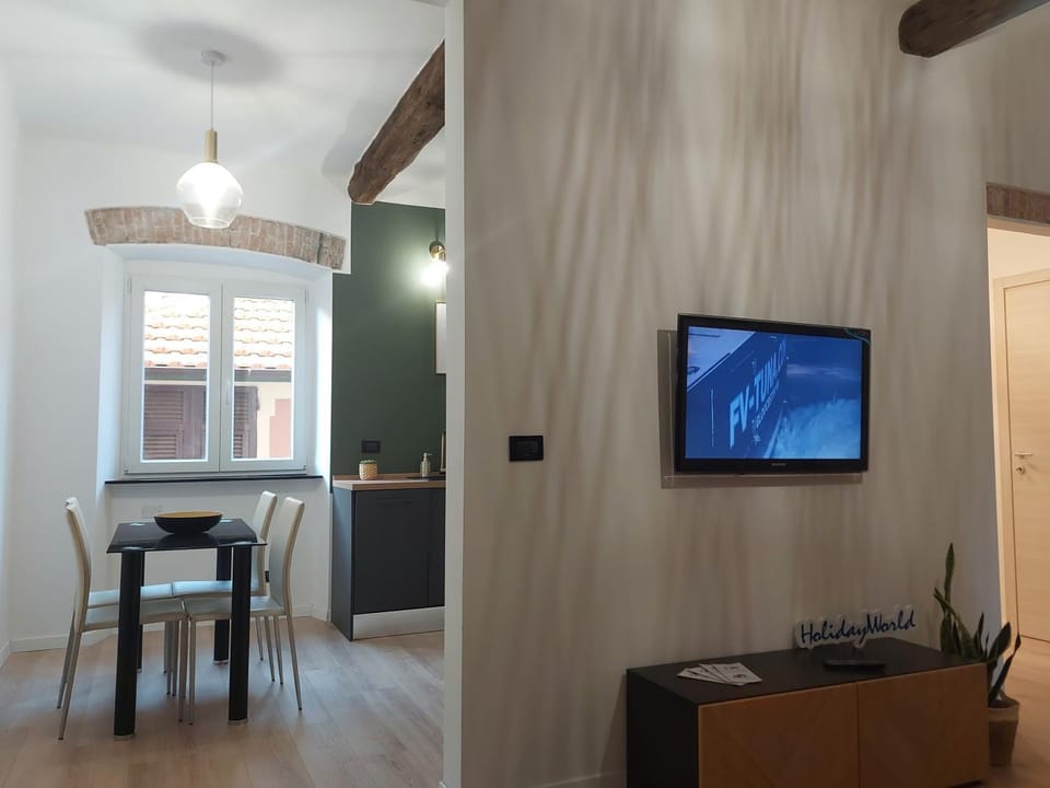 TV and multimedia, Kitchen or kitchenette, Dining area