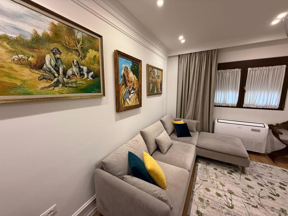 Living room, Decorative detail