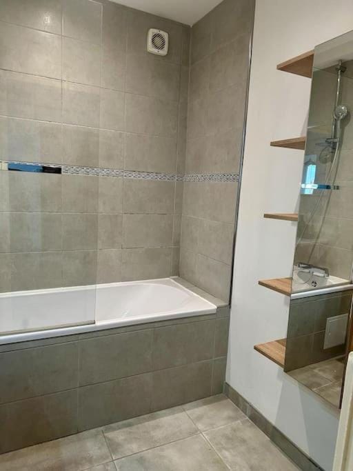 Bathroom, Bath