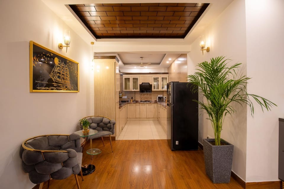 Kitchen or kitchenette, Living room, Seating area