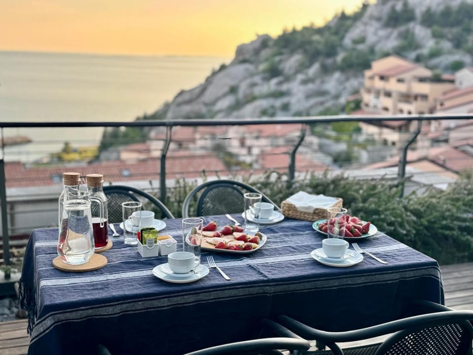 Natural landscape, View (from property/room), Balcony/Terrace, Mountain view, Sea view