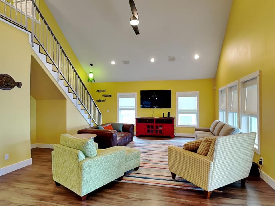 TV and multimedia, Living room, Seating area, furniture