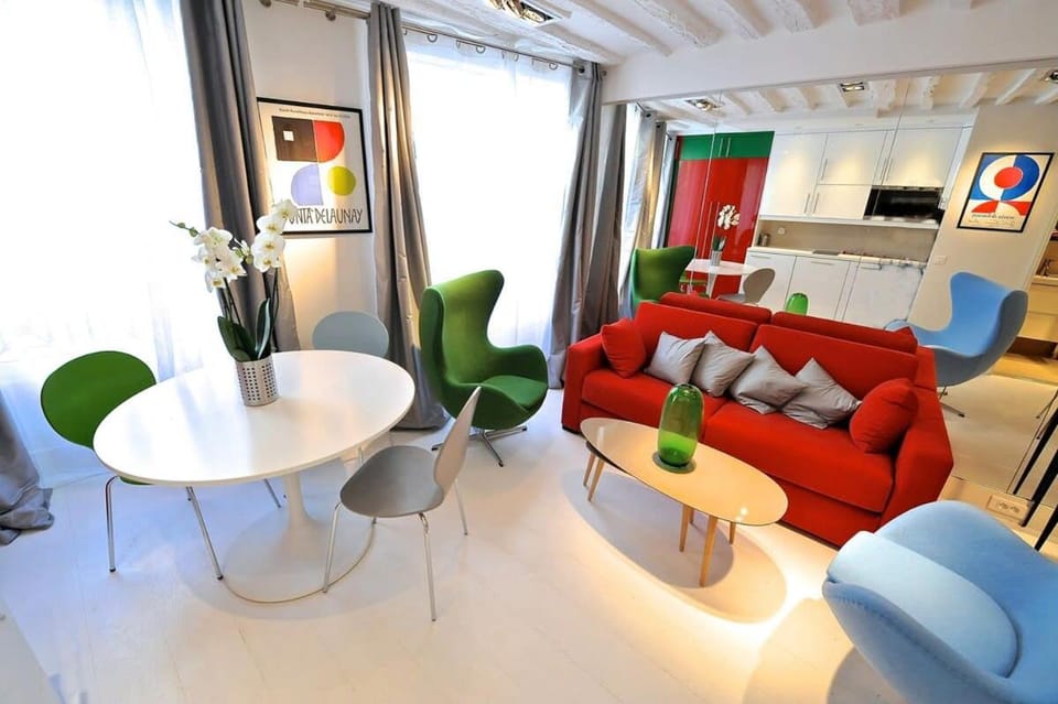 Living room, Seating area, Dining area