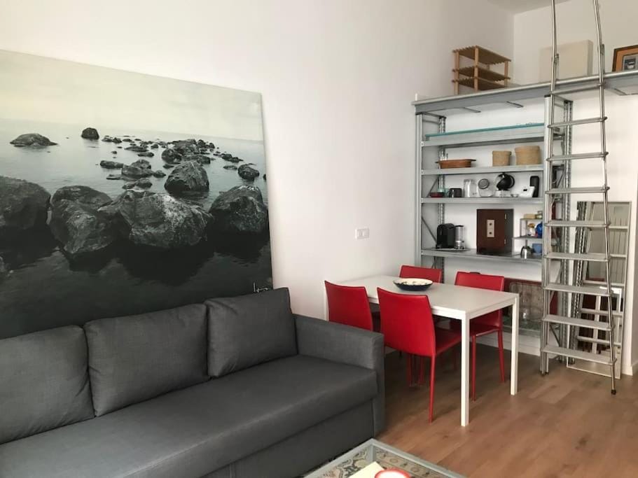 70m2 Loft with Patio only 20mn from Plaza Castilla C2 Apartment in Madrid