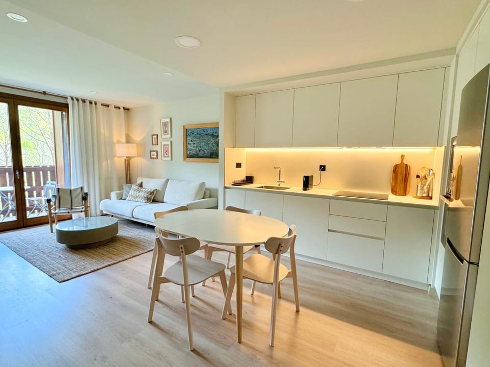 Kitchen or kitchenette, Living room, Dining area
