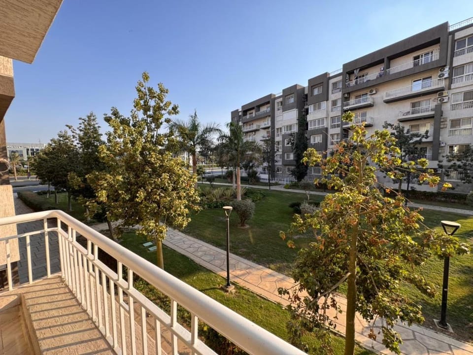 Luxury 3-Bedroom Family Apartment Wide Garden View Madinaty B12 Apartment in Cairo Governorate