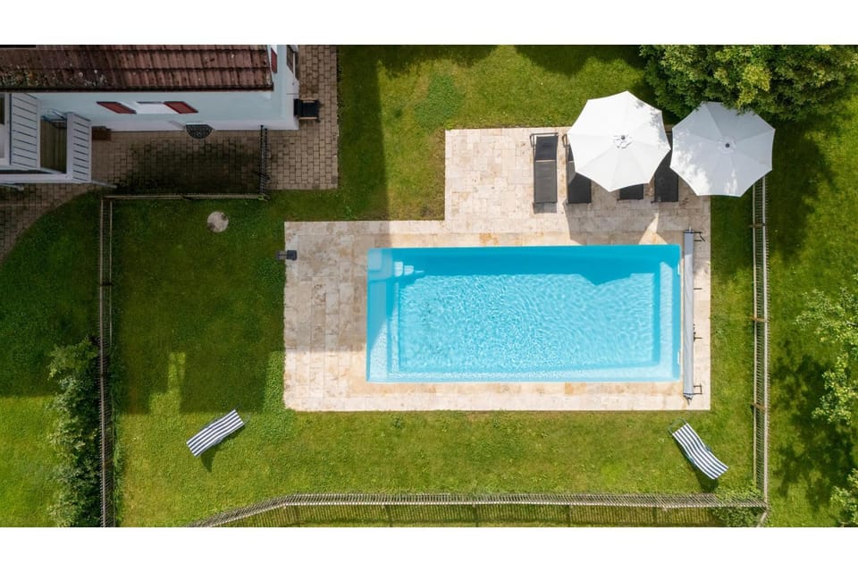 Bird's eye view, Swimming pool
