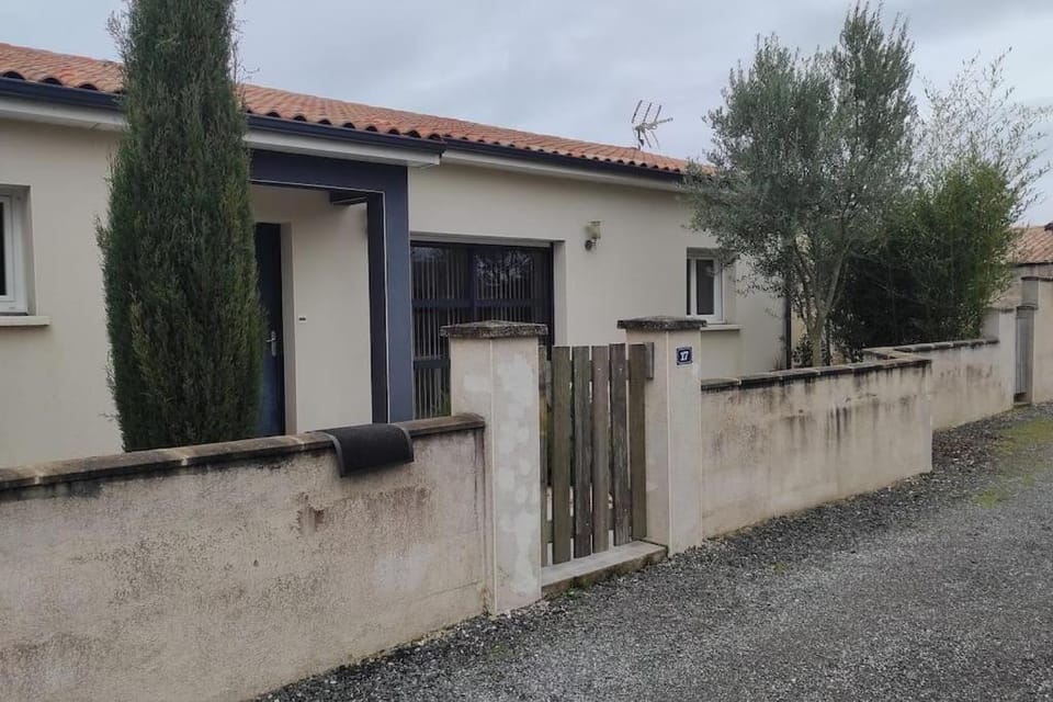 Neuville de Poitou, maison avec vue House in Nouvelle-Aquitaine