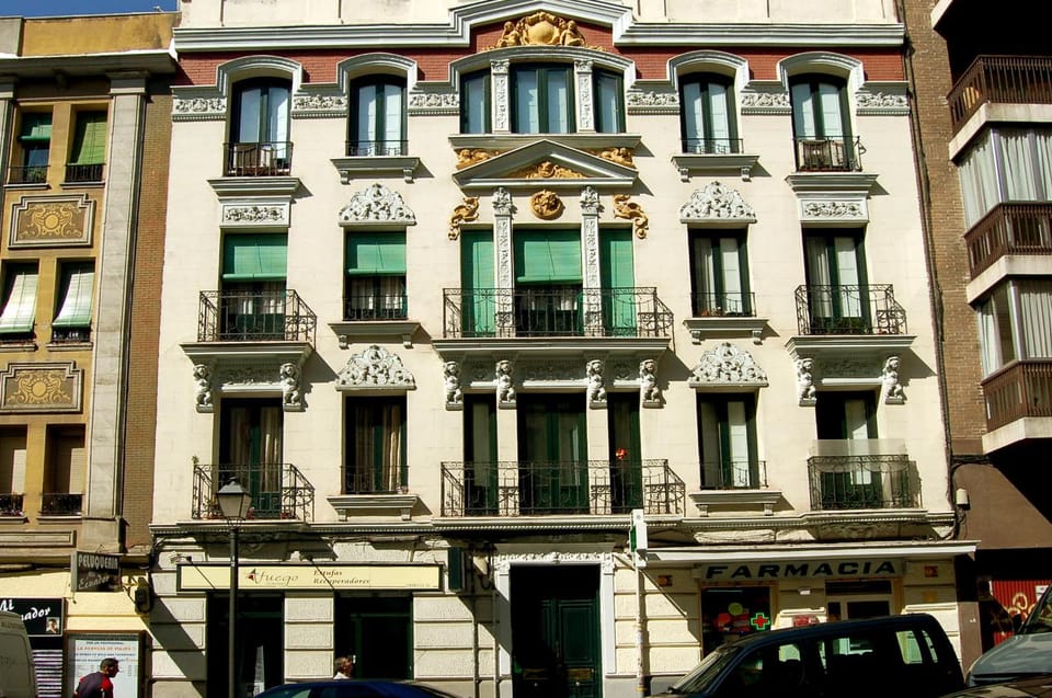 Facade/entrance