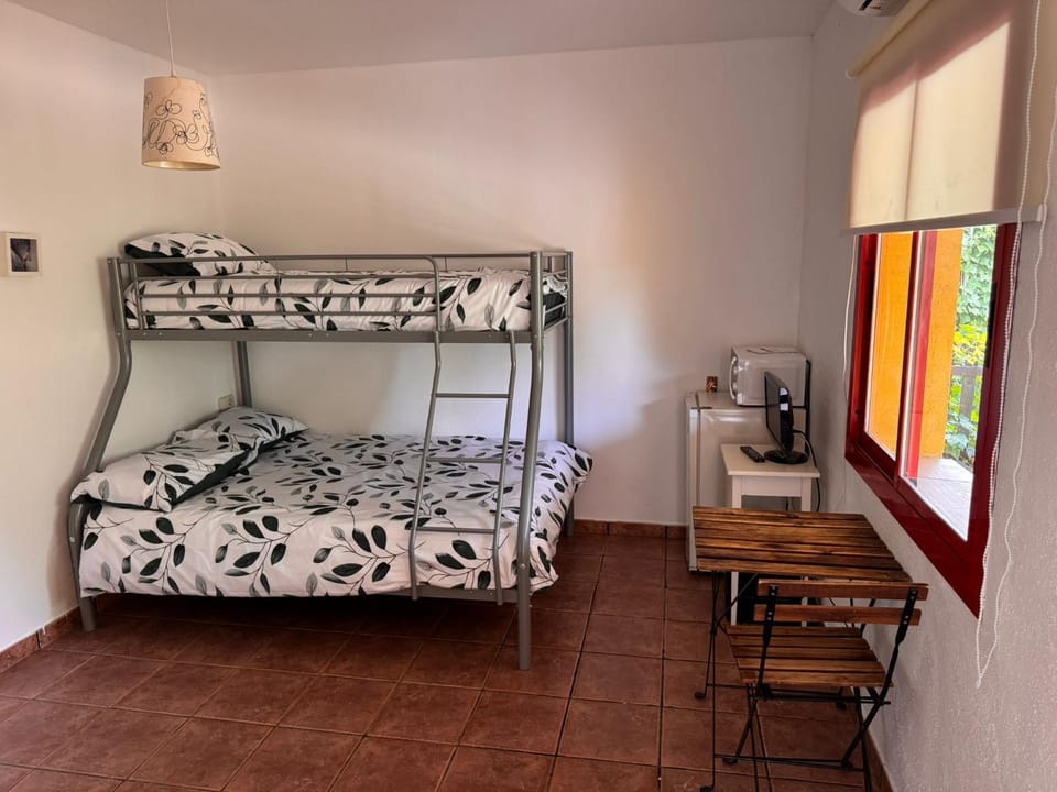 Bed, Bedroom, bunk bed