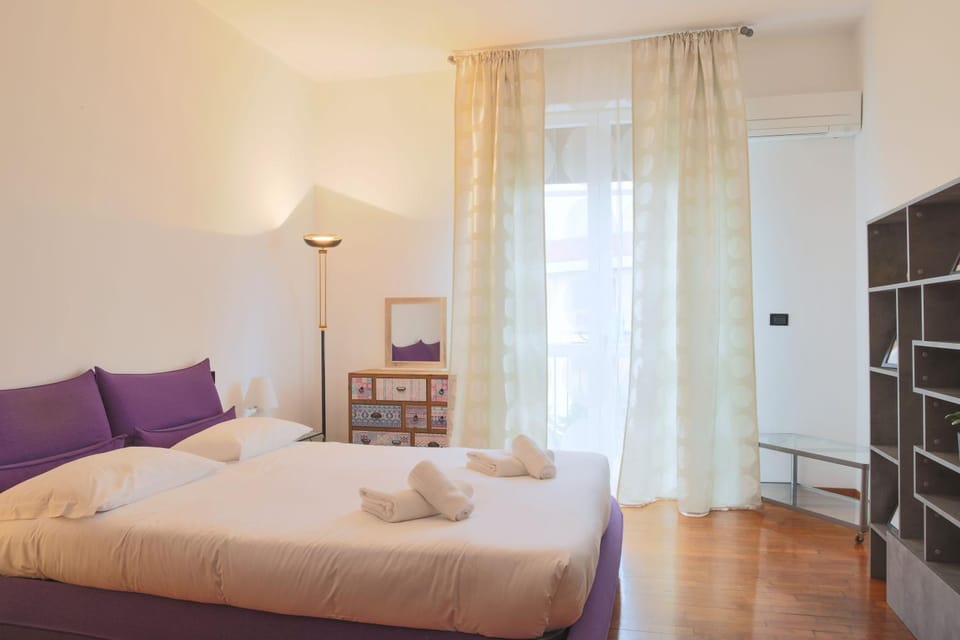 Bed, Bedroom, towels, wardrobe