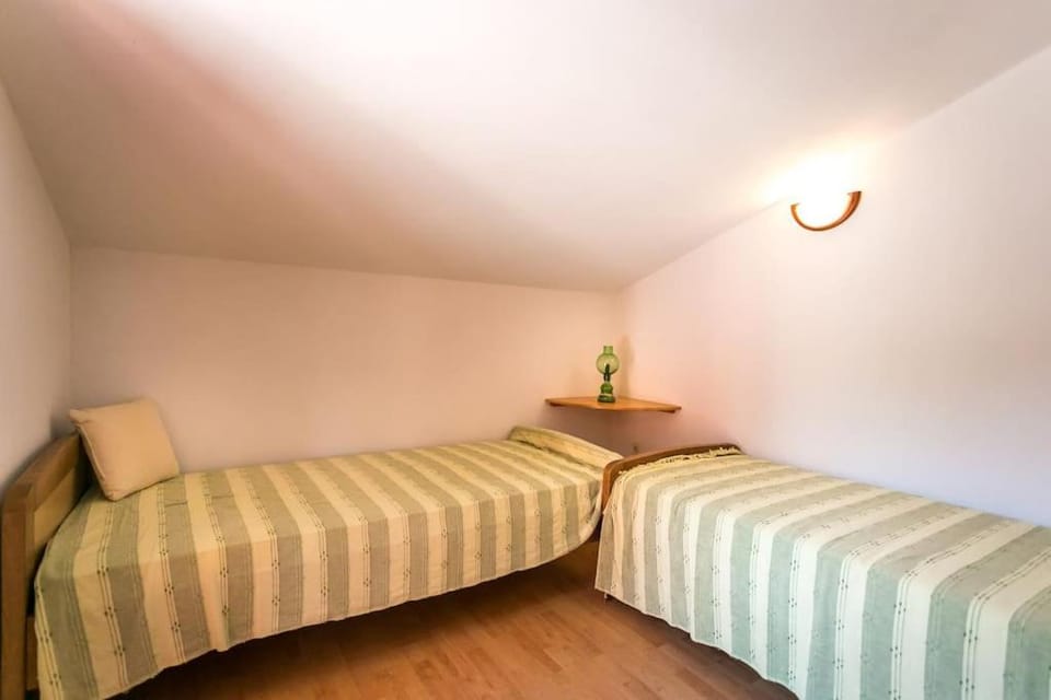 Apartment Beach Stara Porozina Apartment in Primorje-Gorski Kotar County