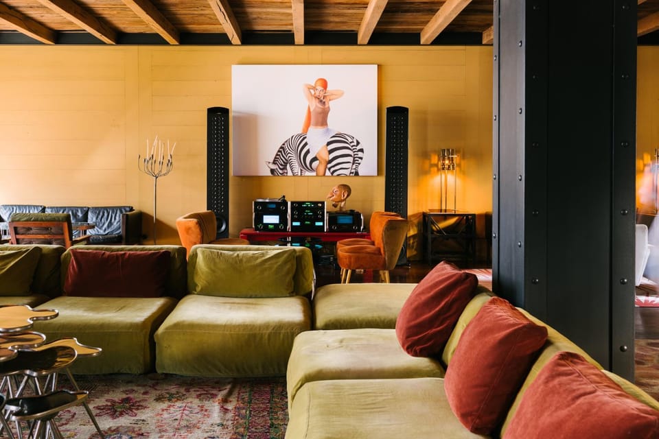 Lounge or bar