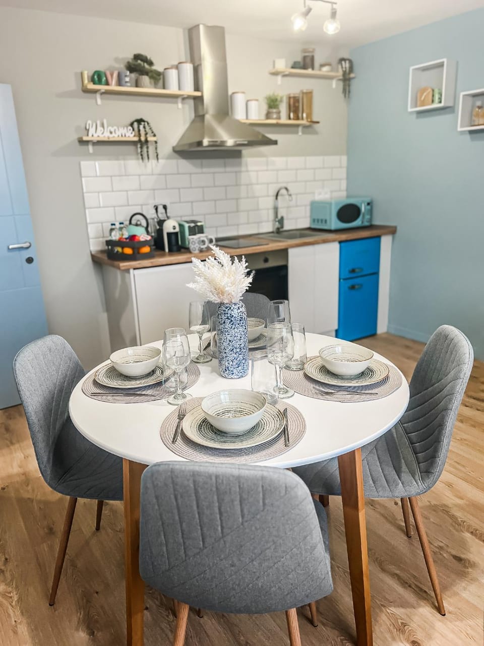 Kitchen or kitchenette, Living room